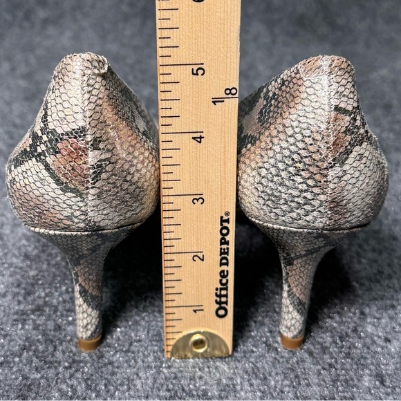 Nine West Iridescent Snake Print Pointed Toe Heels Pumps Size 8.5 - Picture 4 of 5